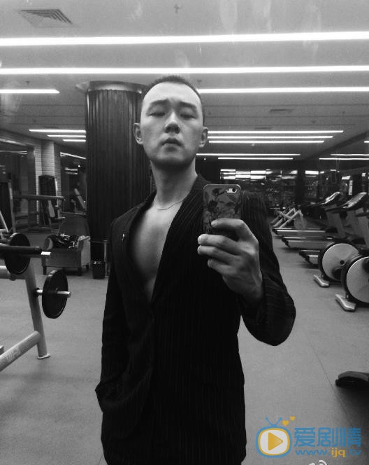 王俊彭健身照 王俊彭高清写真_王俊彭高清剧照