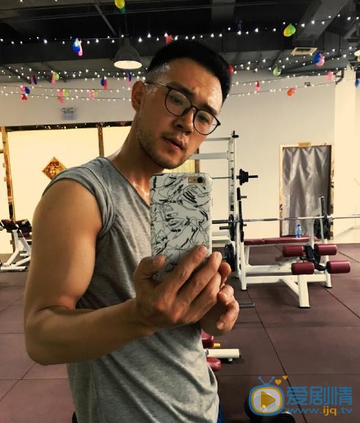 王俊彭健身照 王俊彭高清写真_王俊彭高清剧照