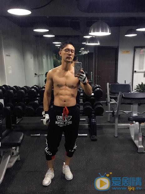 王俊彭健身照 王俊彭高清写真_王俊彭高清剧照