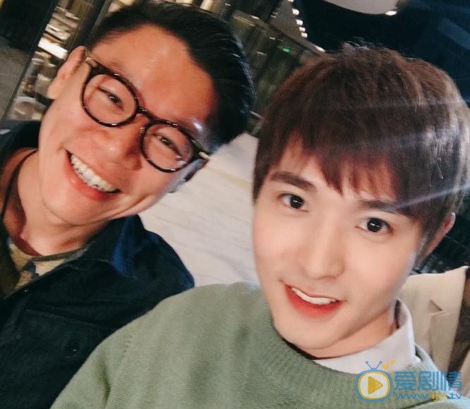 李思阳与人合照 李思阳高清写真_李思阳高清剧照