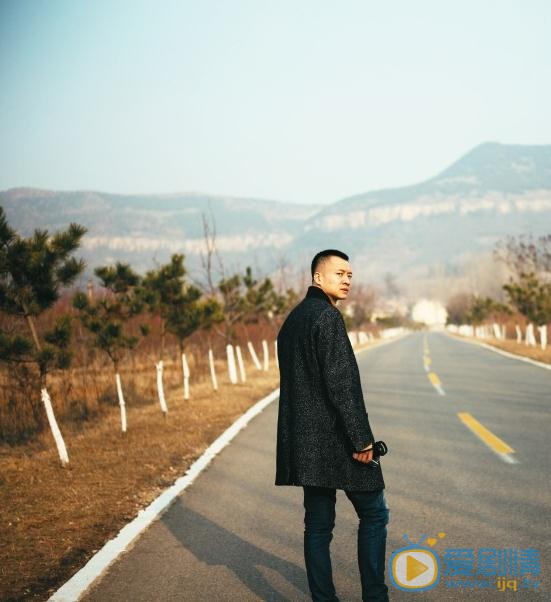 唐曾街拍写真 唐曾高清写真_唐曾高清剧照