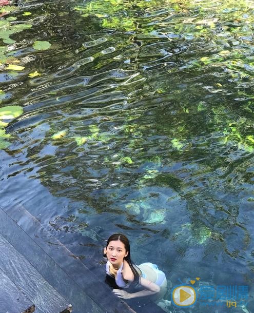 杨净如水中写真 杨净如高清写真_杨净如高清剧照
