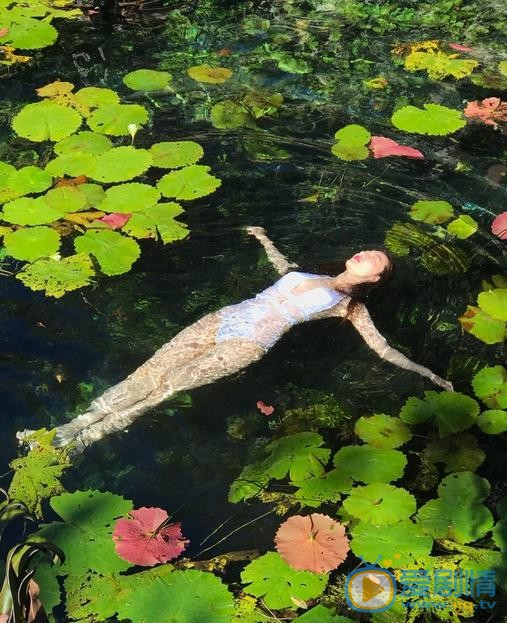 杨净如水中写真 杨净如高清写真_杨净如高清剧照