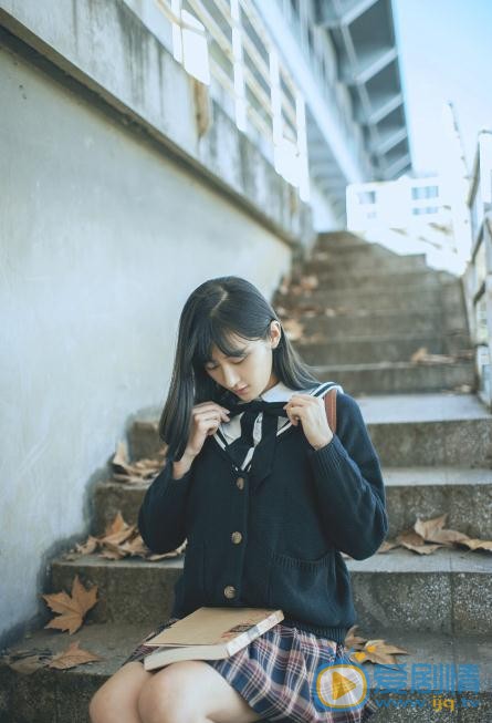 杨净如制服写真 杨净如高清写真_杨净如高清剧照