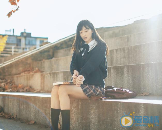 杨净如制服写真 杨净如高清写真_杨净如高清剧照