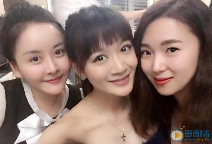 张钟仪与人合照 张钟仪高清写真_张钟仪高清剧照