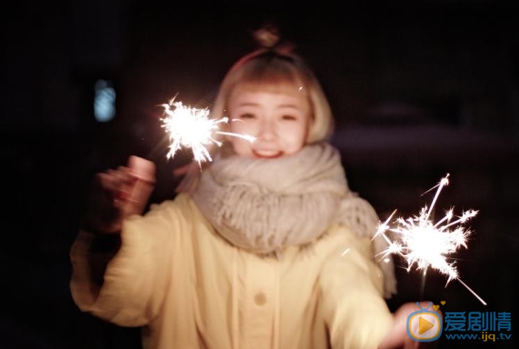 陈卓璇烟花写真 陈卓璇高清写真_陈卓璇高清剧照
