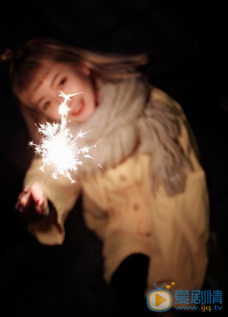 陈卓璇烟花写真 陈卓璇高清写真_陈卓璇高清剧照