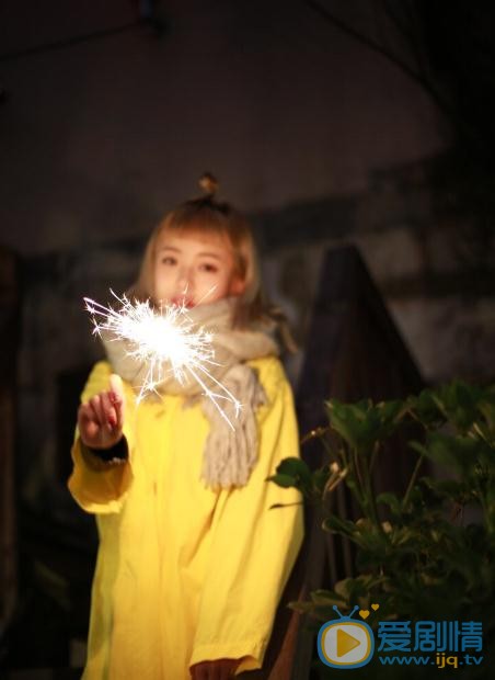 陈卓璇烟花写真 陈卓璇高清写真_陈卓璇高清剧照