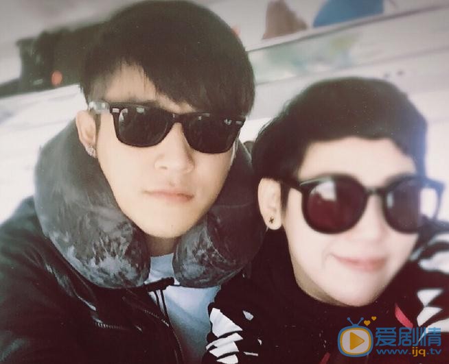 古铭瀚与人合照 古铭瀚高清写真_古铭瀚高清剧照