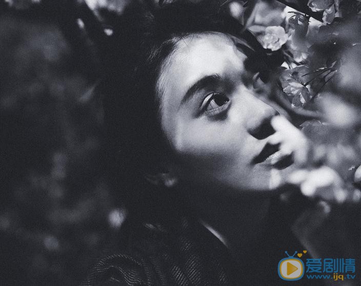 陆琦蔚黑色写真 陆琦蔚高清写真_陆琦蔚高清剧照
