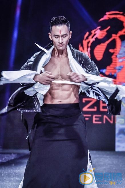 顾又铭T台照 顾又铭高清写真_顾又铭高清剧照