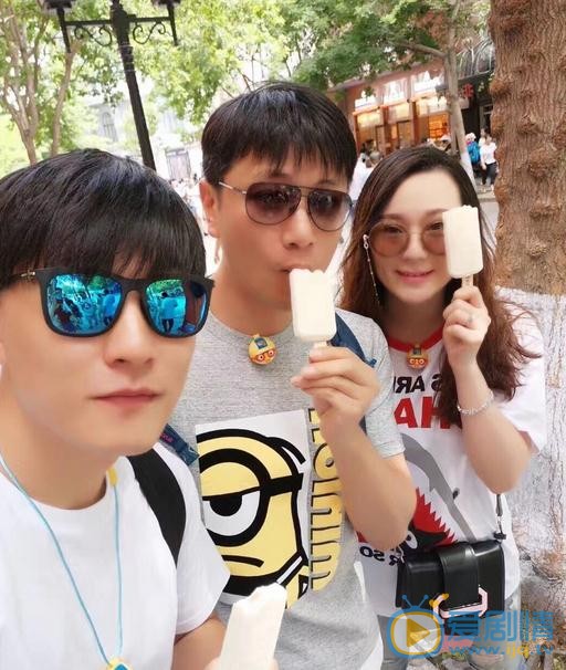 张洪睿与人合照 张洪睿高清写真_张洪睿高清剧照