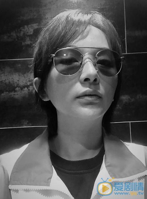 李依玲生活照 李依玲高清写真_李依玲高清剧照