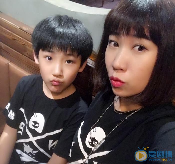 董李无忧家人合照 董李无忧高清写真_董李无忧高清剧照