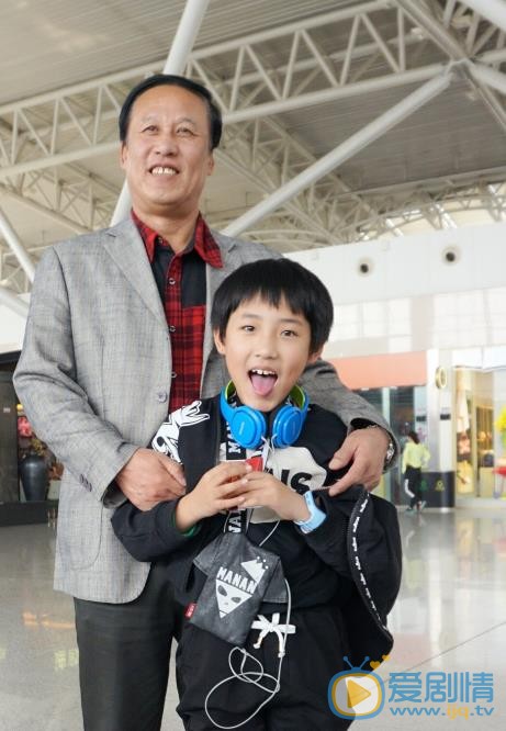 董李无忧家人合照 董李无忧高清写真_董李无忧高清剧照