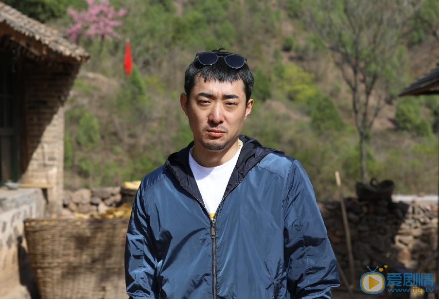 胡译仁旅行照 胡译仁高清写真_胡译仁高清剧照