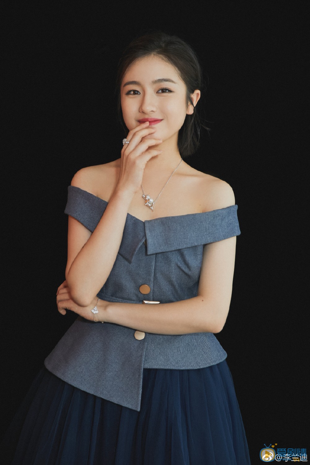 李兰迪靓丽街拍 李兰迪高清写真_李兰迪高清剧照