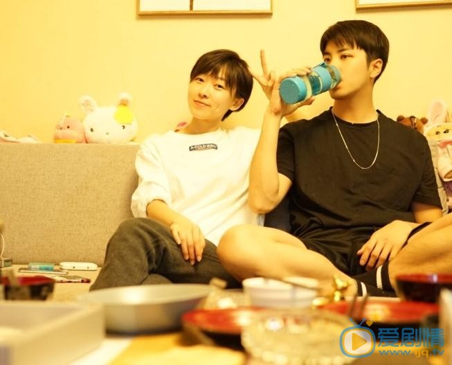 刘洛汐与人合照 刘洛汐高清写真_刘洛汐高清剧照