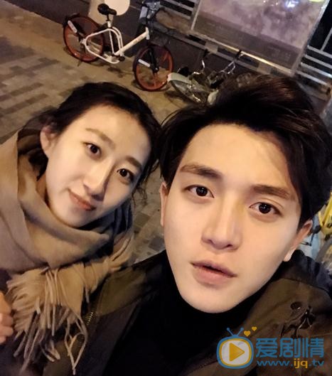 陈博豪与人合照 陈博豪高清写真_陈博豪高清剧照