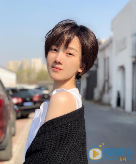 陈小纭街拍写真 陈小纭高清写真_陈小纭高清剧照