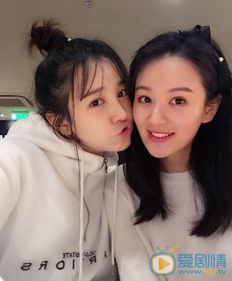 陈小纭和朋友合照 陈小纭高清写真_陈小纭高清剧照