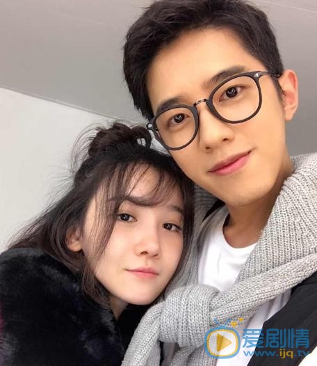 陈小纭和朋友合照 陈小纭高清写真_陈小纭高清剧照