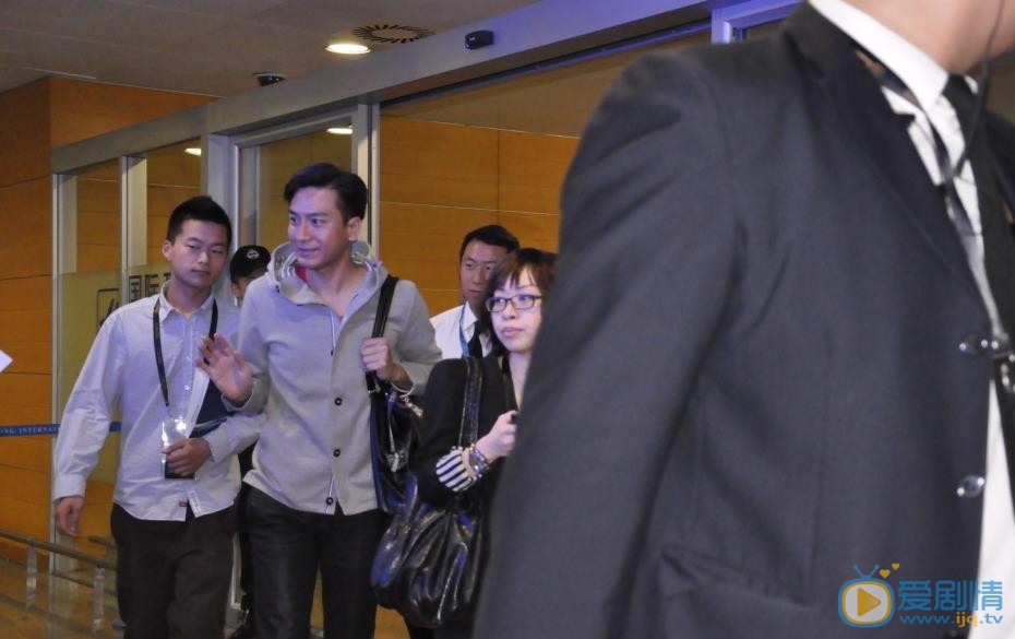 马国明机场路透照 马国明高清写真_马国明高清剧照