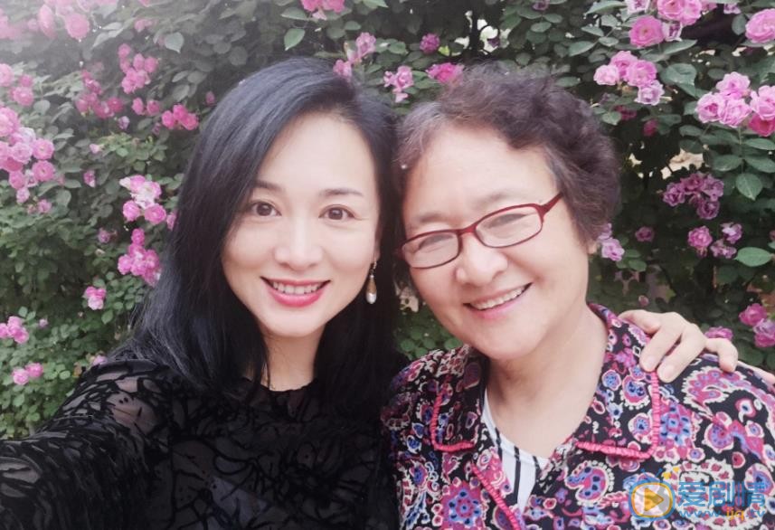 涓子家人合照 涓子高清写真_涓子高清剧照