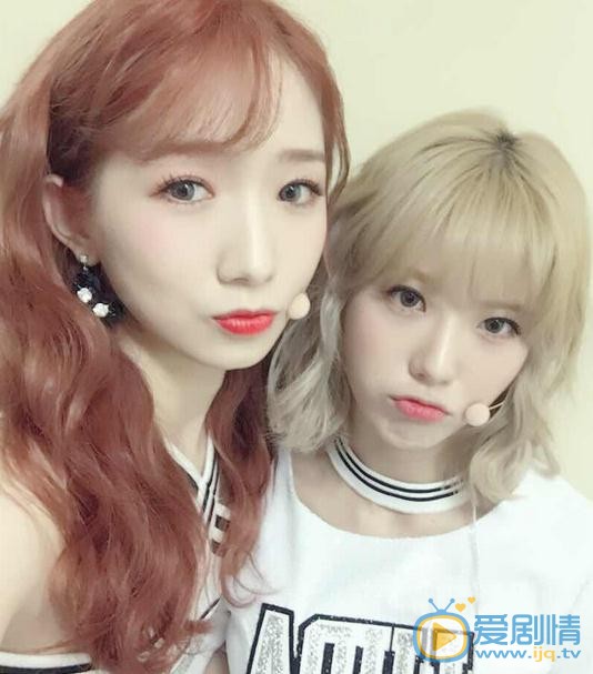 孟美岐与人合照 孟美岐高清写真_孟美岐高清剧照