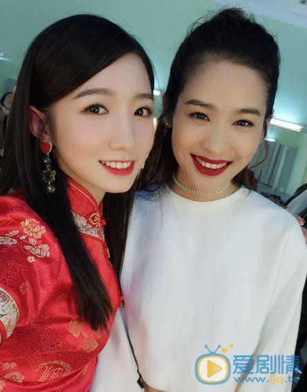 孟美岐与人合照 孟美岐高清写真_孟美岐高清剧照