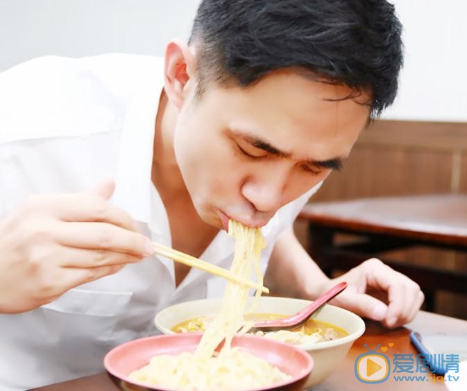 贾一平生活照 贾一平高清写真_贾一平高清剧照