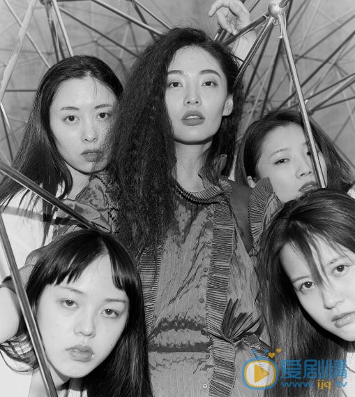 陈碧舸与人合照 陈碧舸高清写真_陈碧舸高清剧照