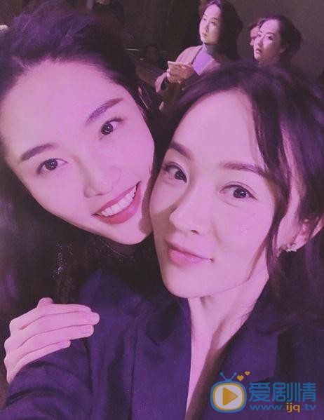 陈碧舸与人合照 陈碧舸高清写真_陈碧舸高清剧照
