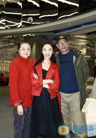 陈碧舸与人合照 陈碧舸高清写真_陈碧舸高清剧照