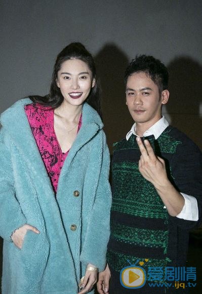 陈碧舸与人合照 陈碧舸高清写真_陈碧舸高清剧照