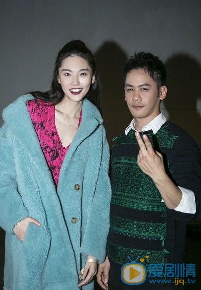 陈碧舸与人合照 陈碧舸高清写真_陈碧舸高清剧照