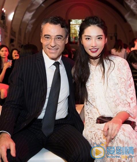 陈碧舸与人合照 陈碧舸高清写真_陈碧舸高清剧照