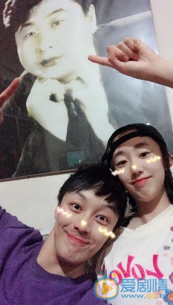 杨金承与人合照 杨金承高清写真_杨金承高清剧照