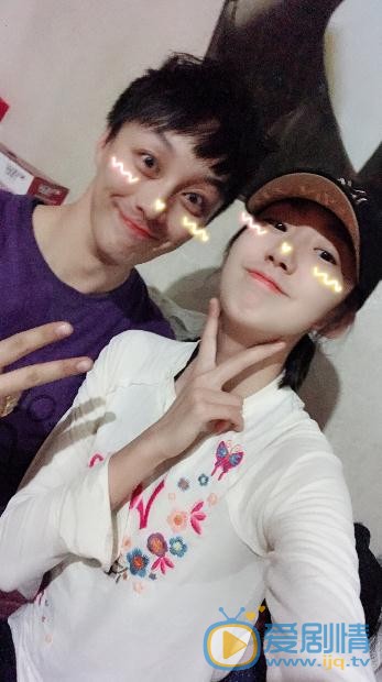 杨金承与人合照 杨金承高清写真_杨金承高清剧照