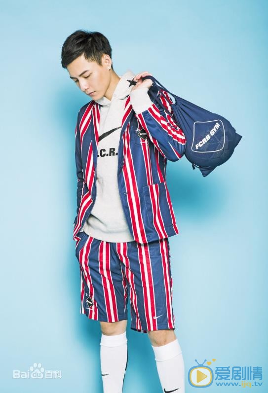 冯铭潮绅士写真 冯铭潮高清写真_冯铭潮高清剧照