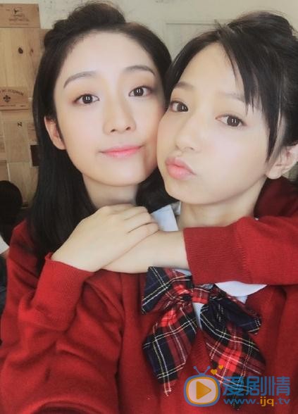 戚砚笛与人合照 戚砚笛高清写真_戚砚笛高清剧照