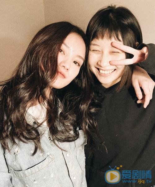 馨子与人合照 馨子高清写真_馨子高清剧照