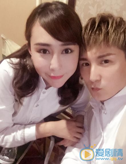 陈美行与人合照 陈美行高清写真_陈美行高清剧照