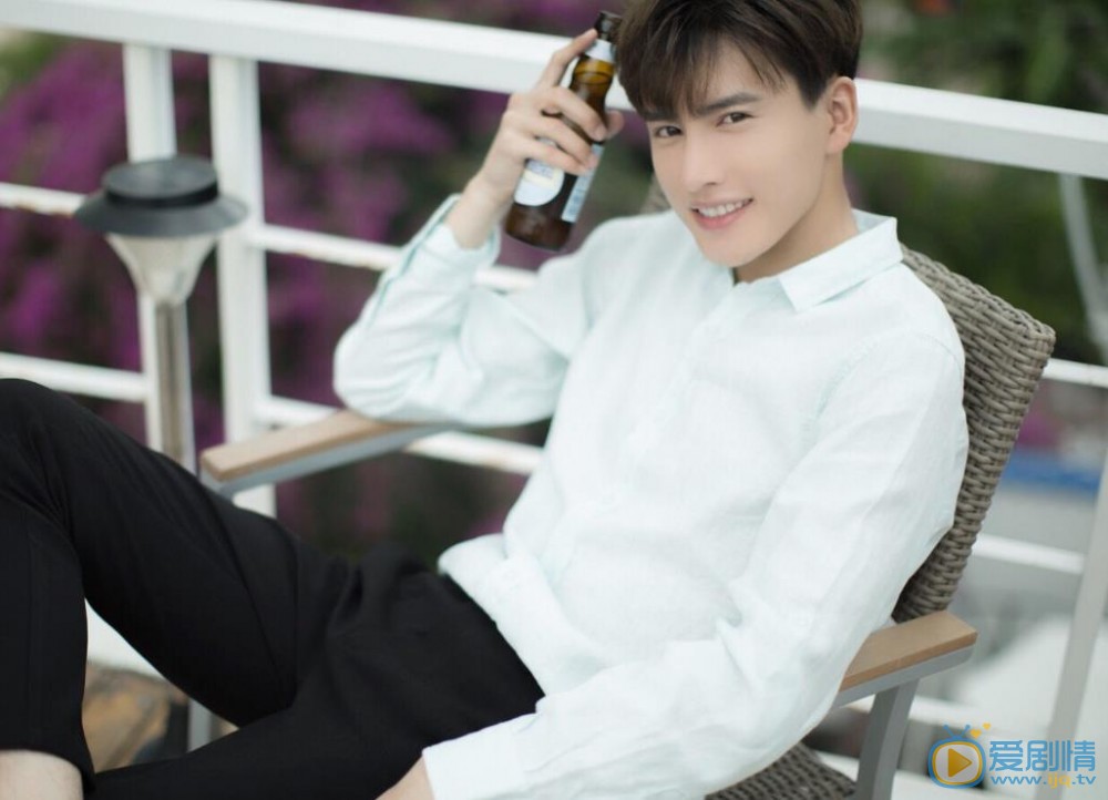 赵越时尚街拍 赵越高清写真_赵越高清剧照