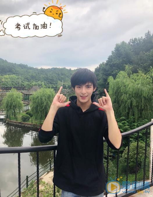 王皓轩生活照 王皓轩高清写真_王皓轩高清剧照