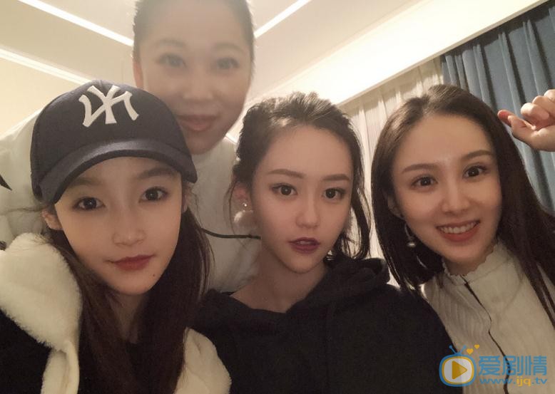 黄露露与人合照 黄露露高清写真_黄露露高清剧照