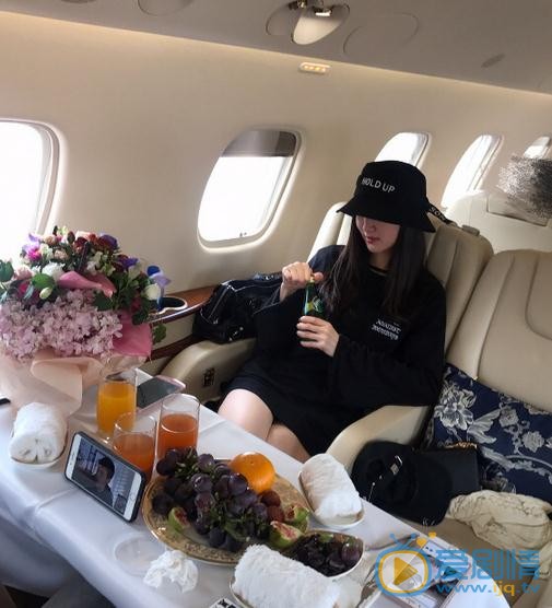 黄露露与人合照 黄露露高清写真_黄露露高清剧照