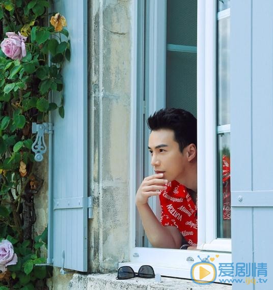 王冠逸街拍写真 王冠逸高清写真_王冠逸高清剧照