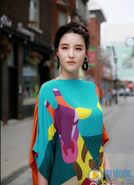 刘小小街拍写真 刘小小高清写真_刘小小高清剧照